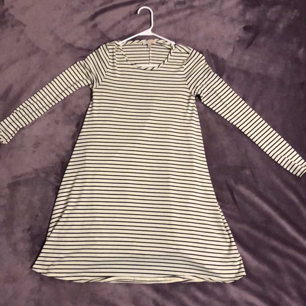 XS black and white stripped dress